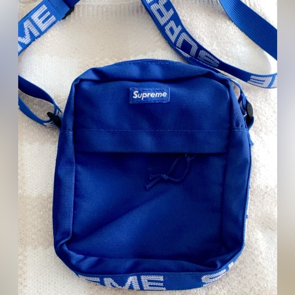 Supreme bag 100% authentic - Picture 2 of 5
